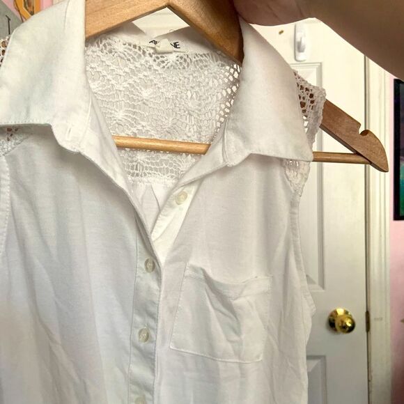 White Collared Front Tie Button Up Blouse - Picture 4 of 5